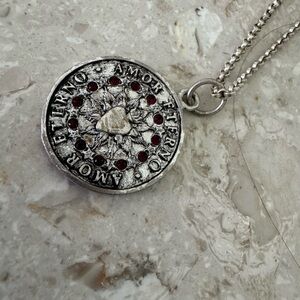 NWT! Very rare Amor Eterno pendant necklace from VSA